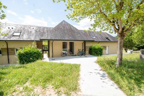 Gite for 4 to 5 people at flower camping du lac du causse