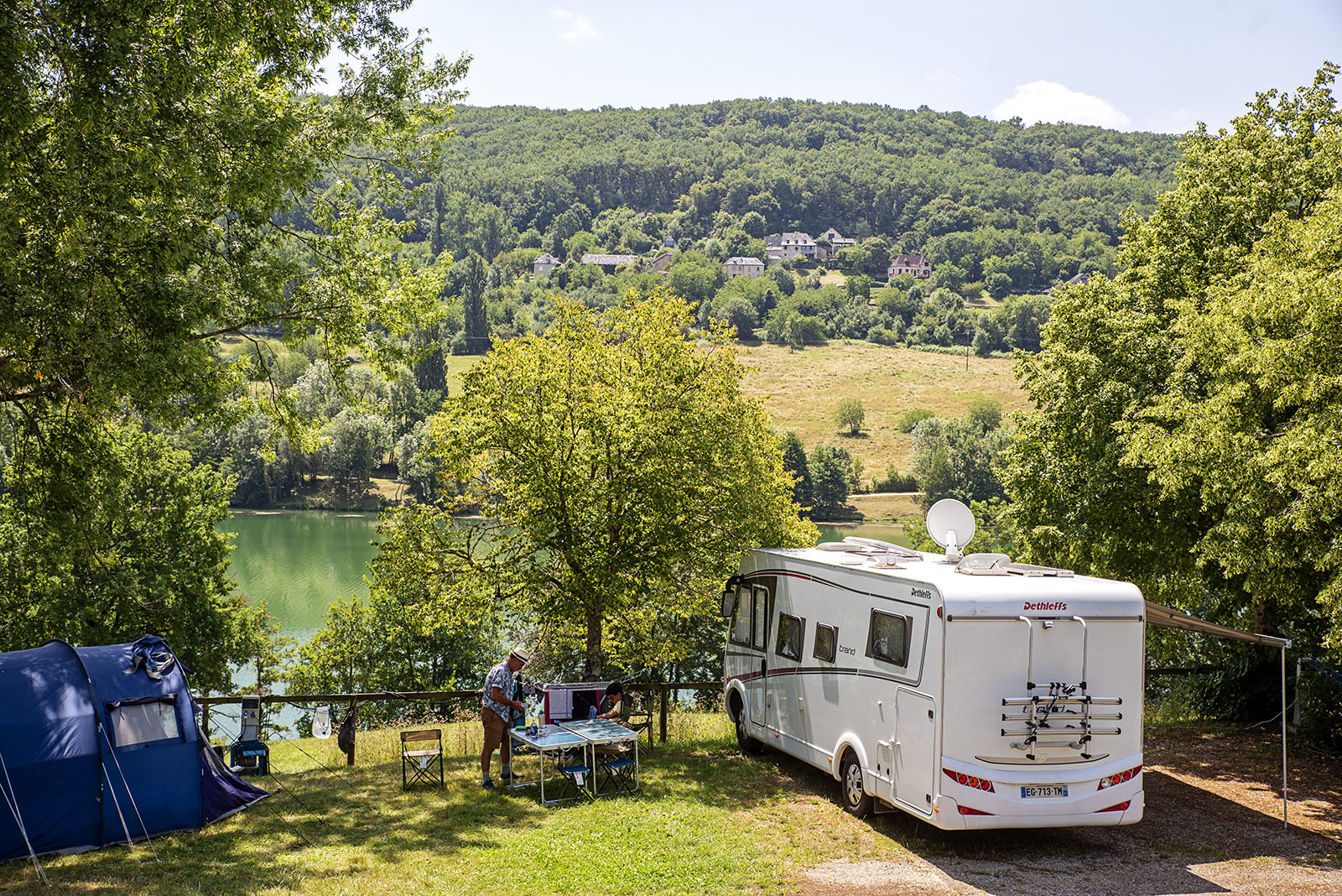 pitches for camping cars, tents and vans at flower camping du lac du causse
